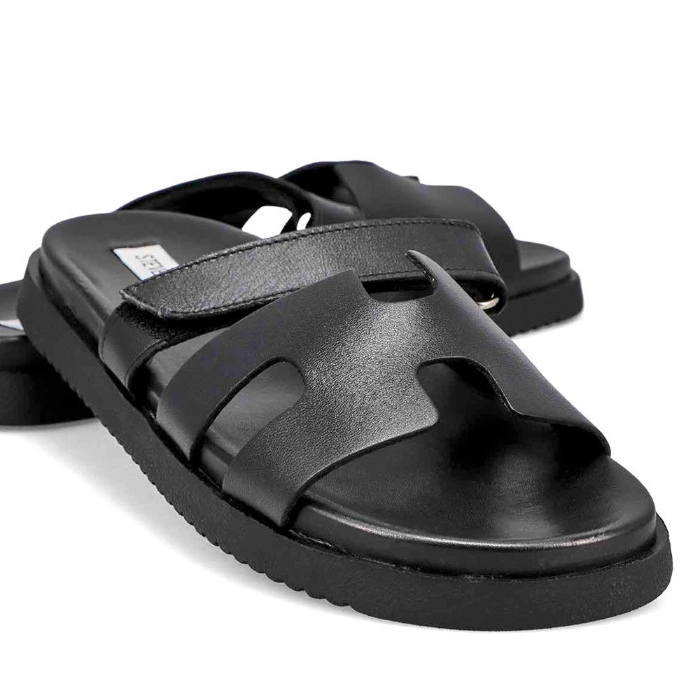 Steve Madden Black Sandals Hermes style